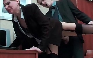 Slutty mature secretary gets hot pussy