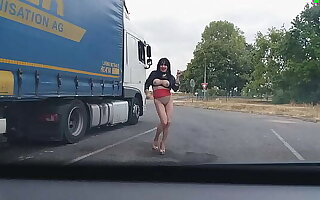 pute arabe danse topless devant routier
