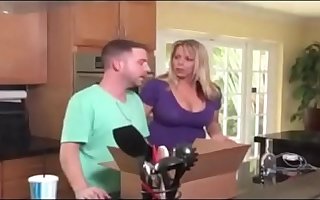 Amber goes on Bbwito.com to find sex